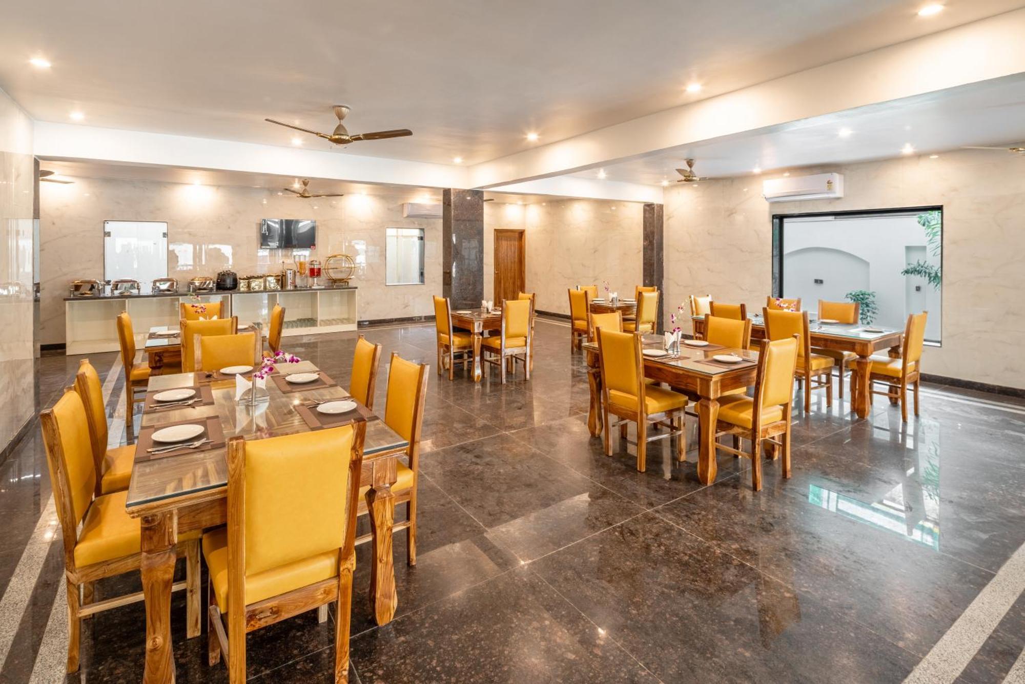 Lime Tree Hotel & One Bhk Serviced Apartment Noida - Sector 50 Metro Dış mekan fotoğraf