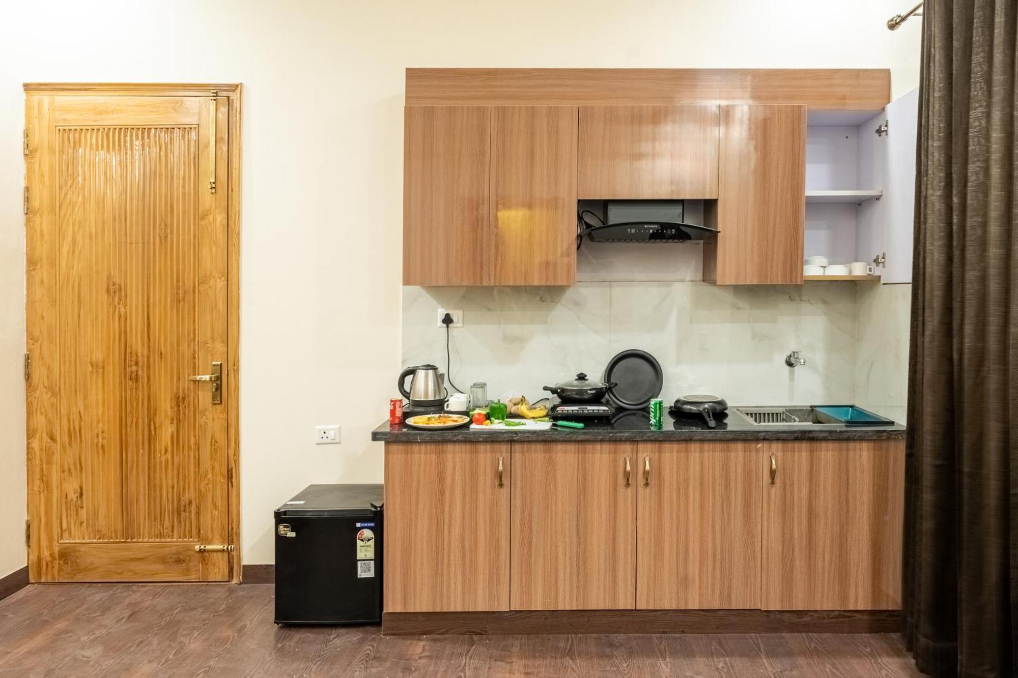 Lime Tree Hotel & One Bhk Serviced Apartment Noida - Sector 50 Metro Dış mekan fotoğraf